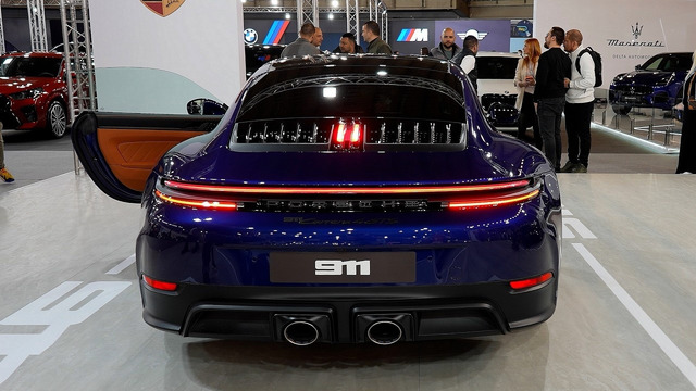 NEW 2026 Porsche 911 Carrera 4 GTS | Sound, Interior and Exterior