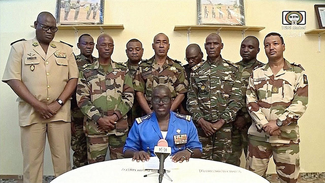 Срок в неделю: лидеры Западной Африки пригрозили военным Нигера применением силы