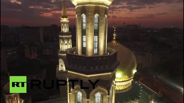Московская соборная мечеть на рассвете, вид с высоты птичьего полета