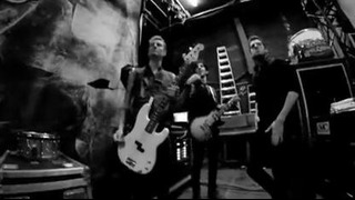 Crown The Empire – Makeshift Chemistry (Performed on the 2013 Take Action Tour)