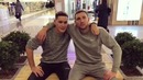 Когда фоткаешься в позе «брат»