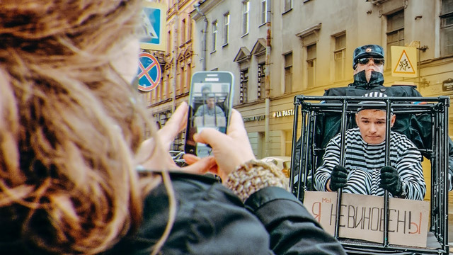 РАСПЛАТА ЗА МИТИНГ социальный эксперимент / Реакция на Я невиновен и вджобыватели