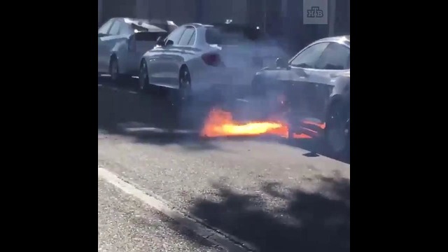 В Лос-Анджелесе сгорел электрокар Tesla режиссера Майкла Морриса