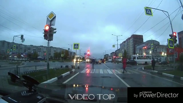 Автохамы едут на красный. Жесть на дорогах