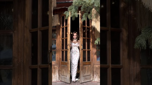 С праздником, дорогие девочки! «Я женщина, а значит, я свеча» автор: Мальвина Матрасова