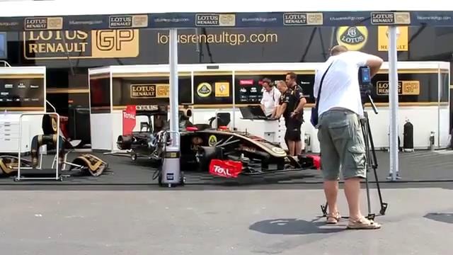 Мотор болида Формулы-1 Renault исполнил гимн России