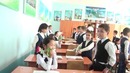40-сонли мактаб ўқувчиларининг аёл-қизларга байрам табриги