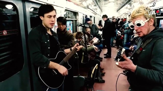 Музыканты в вагоне метро ► музыка подземки