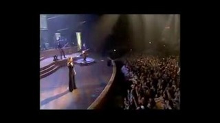 Lara Fabian Плачет при исполнении хита Je T’aime, от того как за неё поёт публика