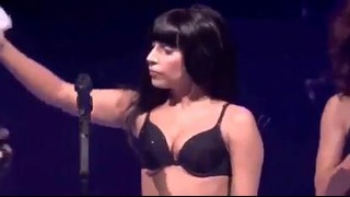 Lady GaGa – MANiCURE (Live at iTunes Festival 2013)