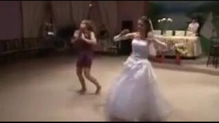 Зажигательный танец невесты