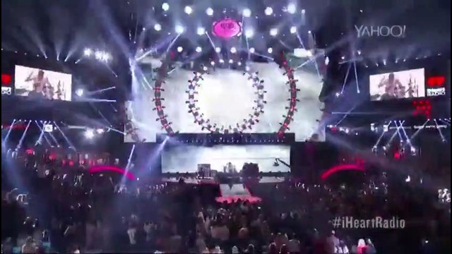Fall Out Boy выступили на ежегодном фестивале радиостанции «iHeartRadio»