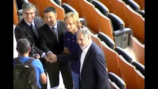 Ракитич подписывает контракт с Барселоной