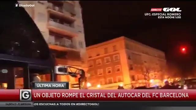 Болельщики «Валенсии» закидали камнями автобус «Барселоны»
