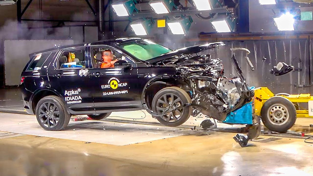 Land Rover Discovery Sport (2023) SAFE SUV? – Crash Test