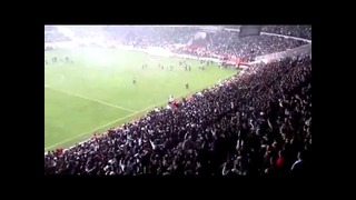 Турецкий футболист, сам заводит 50-тысячный стадион