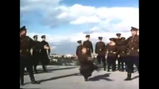 Советские солдаты отжигают под Хард Басс