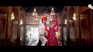 Sidharth feat. Katrina Kaif – Kala Chashma