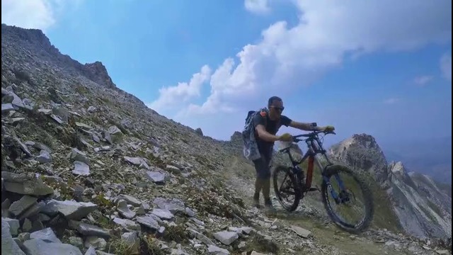 Спуск с Большого Чимгана на горном велосипеде