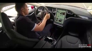 Голливудский каскадер выполнил зрелищный трюк на электромобиле Tesla Model S-трюк
