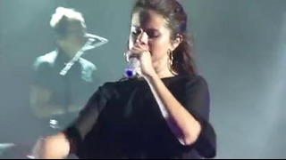 Selena Gomez-Naturally Live 30 August 2013