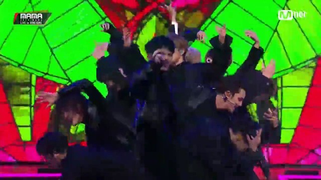 SEVENTEEN – Intro & Getting Closer │2018 MAMA in Hong Kong