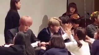 BTS Jimin realizes his hand is smaller than the fan s hand