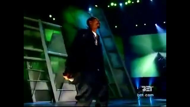 Dr. Dre, Ice Cube, MC Ren, Snoop Dogg & Eminem – On The One Stage