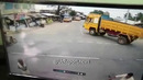 Yuk mashinasi bosib ketgan ayol tirik qoldi