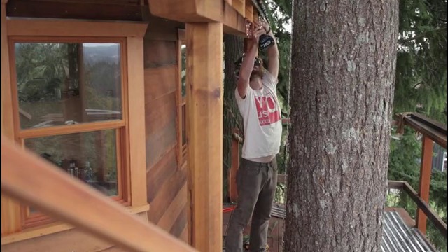 Как Парни построили дом на дереве