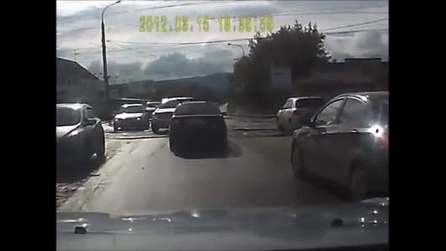 Свидетели ДТП догнали Тойоту, вытолкнувшую машину под встречный грузовик
