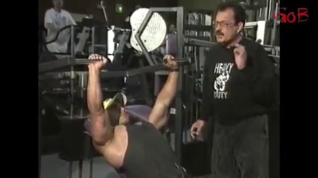 Майк Ментцер. Тренировка груди (дубляж канала Generation of bodybuilding)