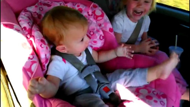 Прикол Реакция СПЯЩЕЙ девочки на Gangnam style