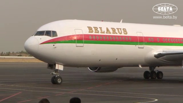 Aleksandr Lukashenkoni Toshkent aeroportida kim kutib olgandi? (12.09.2018)