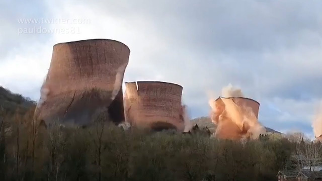 Видео дня! В Англии уничтожили 100-метровые башни! Рухнули за 4 секунды