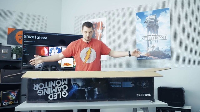 Первая распаковка на канале