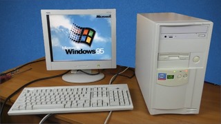 Новый’ комп на Windows 95 за 500 рублей – первое включение