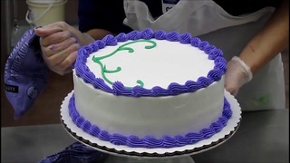 Женщина сделала торт как произведение искусства всего за 4 минуты