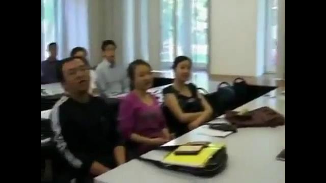 Азиаты поют Антошку