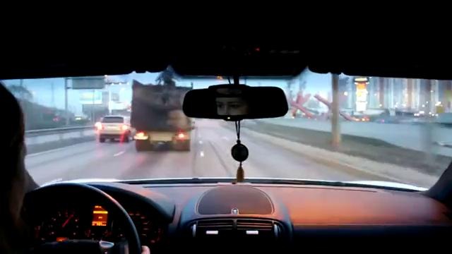 Девушка за рулем Porsche Cayenne, шашки! Girl driving a Porsche Cayenne