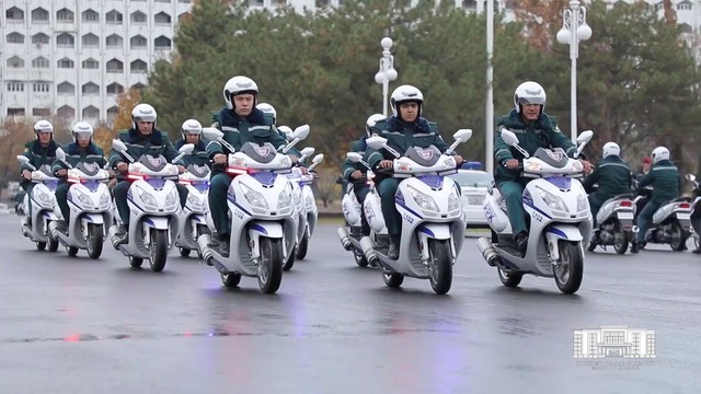 Были вручены 100 мото-скутеров патрульно-постовой службе УВД города Ташкента