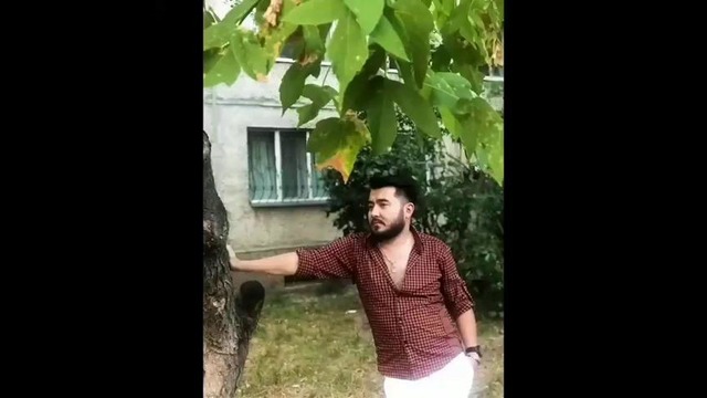Сека с другом делают фотосессию)