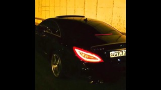 Mercedes AMG в Ташкентском туннеле