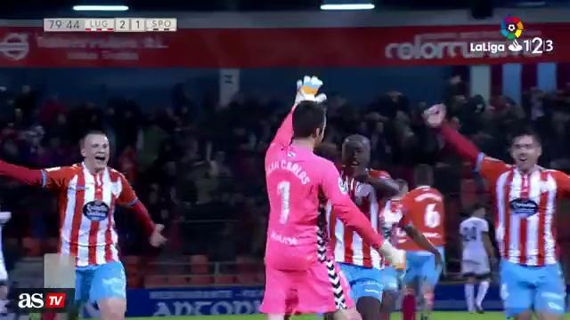Вратарь испанского клуба «Луго» Хуан Карлос забил гол с 60 метров