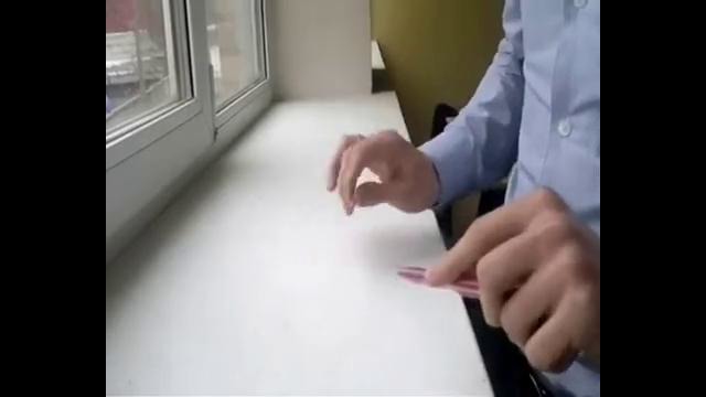 Клубняк с помощью пальцев и ручки