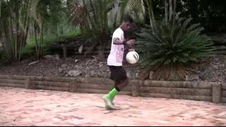 Cамый красивый и сложный футбольный трюк Issy akka 3000