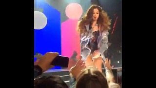 Selena Gomez – Kill Em With Kindness Live at Revival Tour