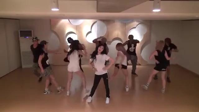 HYUNA – RED (Dance practice)