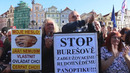 В Праге сотни протестующих выступили против премьера Андрея Бабиша