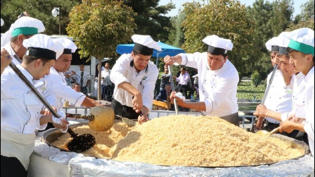 Samarqandda 1 tonnalik palov tayyorlandi